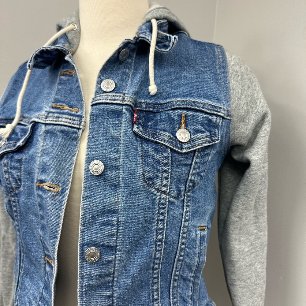 Levi’s Denim Jacket - Picture 5 of 12
